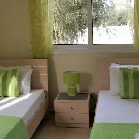 Διαμέρισμα Mythical Sands 2 Bed Ground Floor *